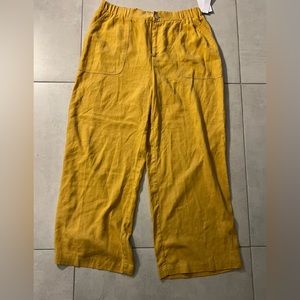Karen Kane Amalfi coast cropped wide pants. Gold . Size L